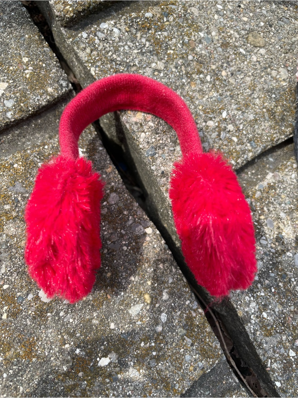 Maker’s Mark Red Earmuffs for Bottle Display (bottle not included)